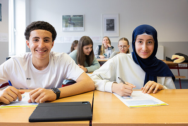 Schüler sitzen im Unterricht des Phorms Gymnasiums Hamburg